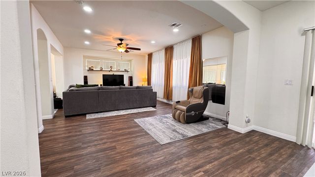 1016 Bistro Bay Avenue, North Las Vegas, NV 89086