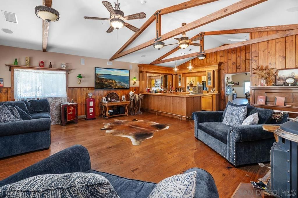 Image 13 of property listing at 23895 Ladrido, Ramona, CA 92065