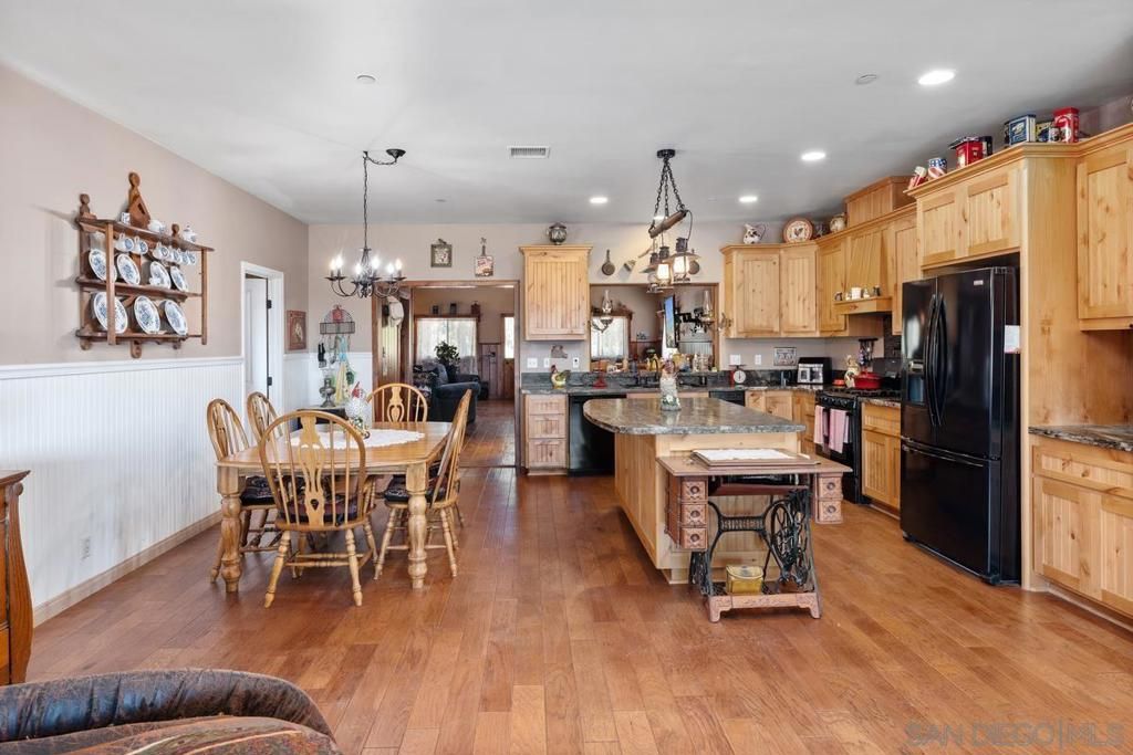 Image 21 of property listing at 23895 Ladrido, Ramona, CA 92065