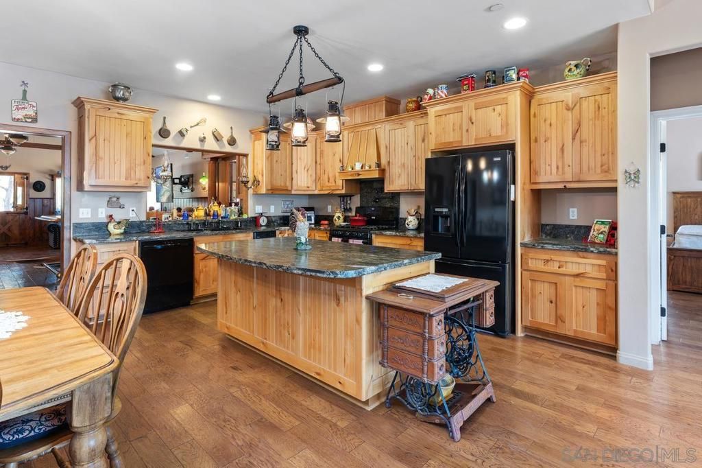 Image 23 of property listing at 23895 Ladrido, Ramona, CA 92065