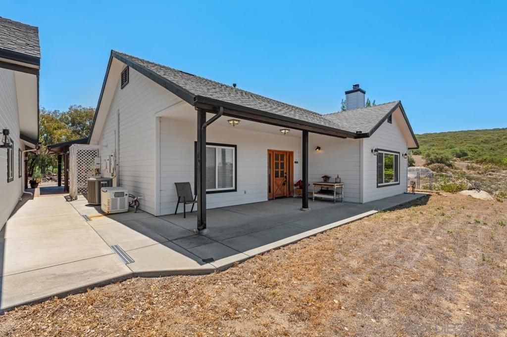 Image 36 of property listing at 23895 Ladrido, Ramona, CA 92065