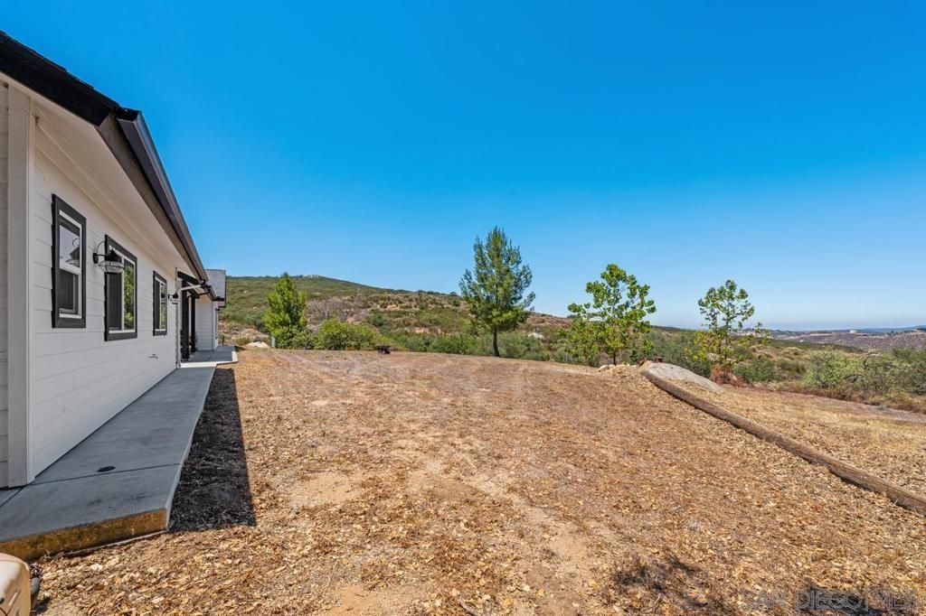 Image 37 of property listing at 23895 Ladrido, Ramona, CA 92065