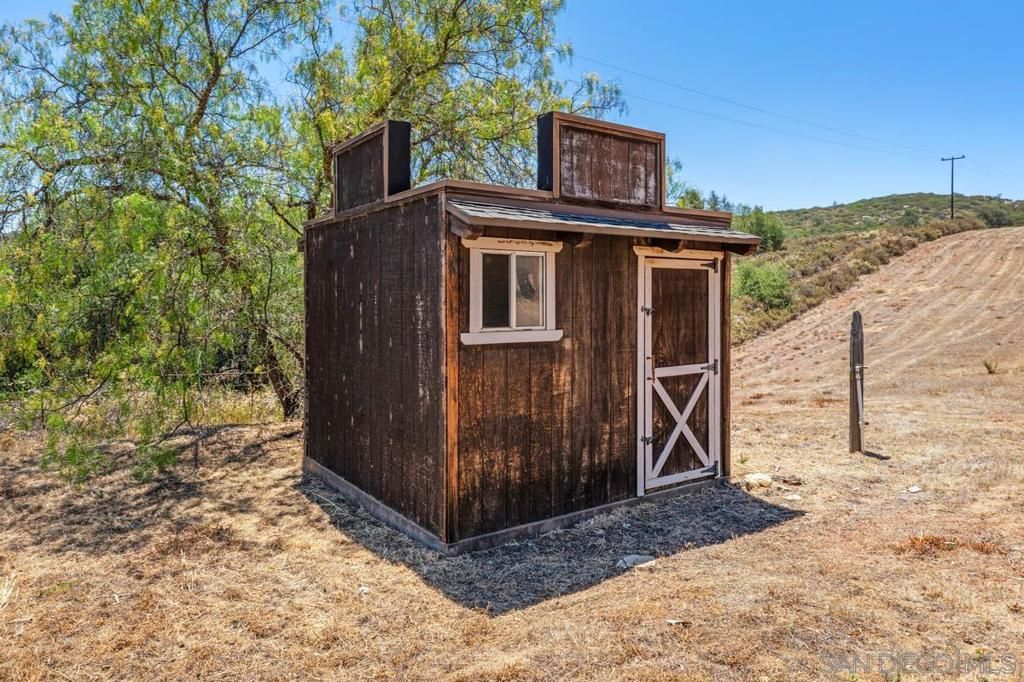 Image 41 of property listing at 23895 Ladrido, Ramona, CA 92065
