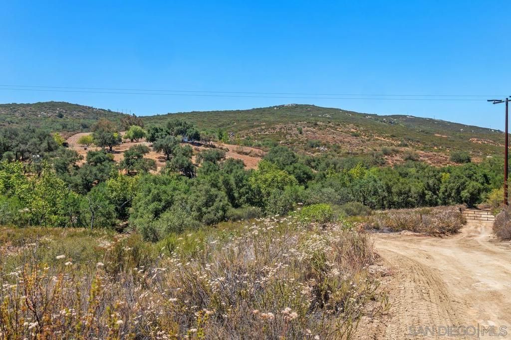 Image 45 of property listing at 23895 Ladrido, Ramona, CA 92065