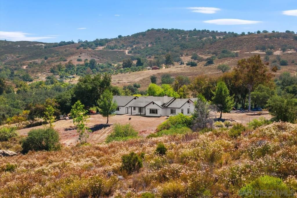 Image 50 of property listing at 23895 Ladrido, Ramona, CA 92065