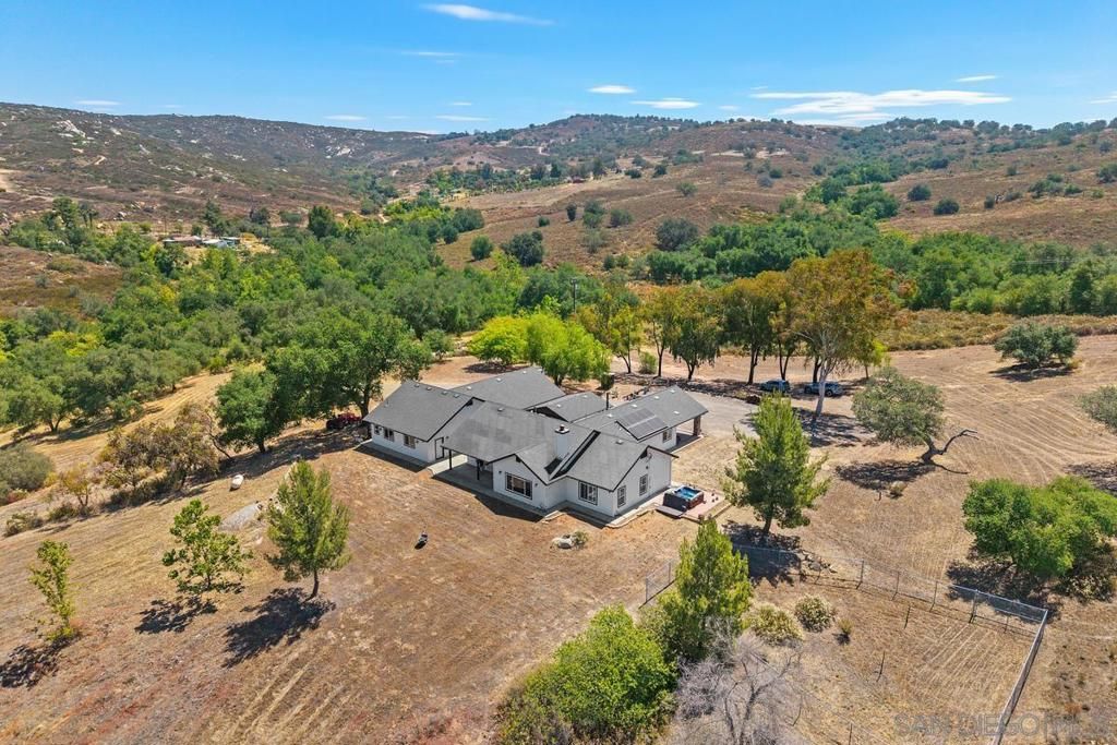 Image 51 of property listing at 23895 Ladrido, Ramona, CA 92065