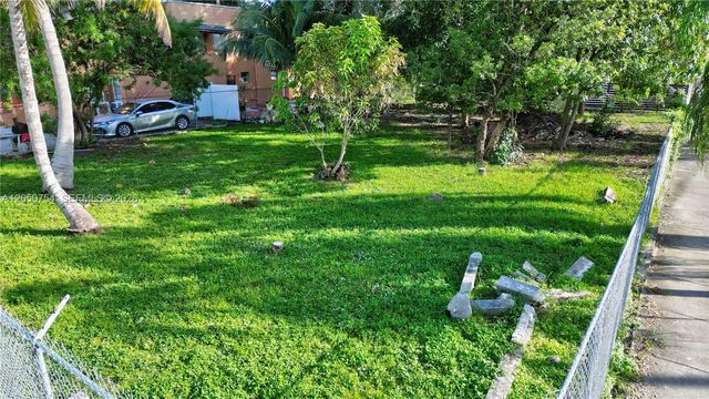 280 NW 33rd Street, Miami, FL 33127