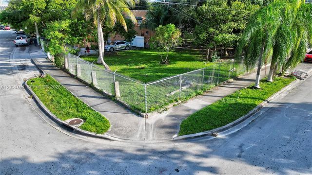 280 NW 33rd Street, Miami, FL 33127