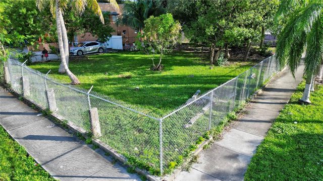 280 NW 33rd Street, Miami, FL 33127