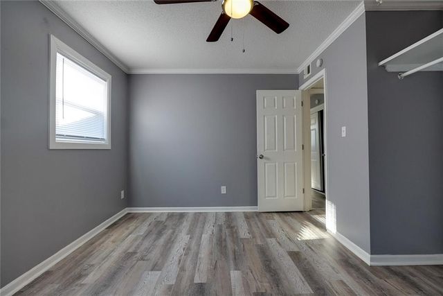 1824 N Vista Drive, Independence, MO 64058