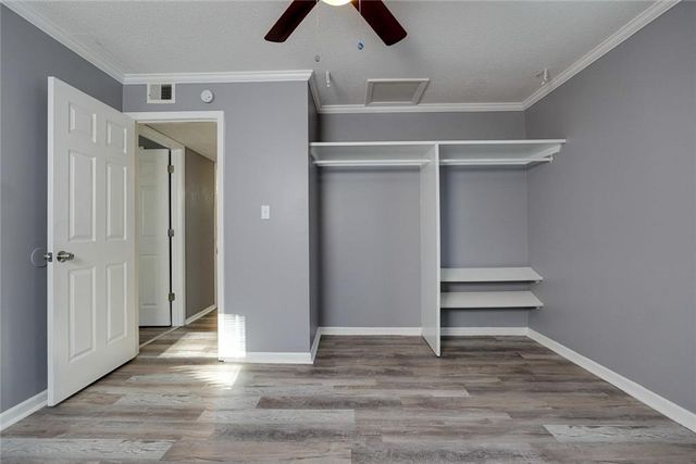 1824 N Vista Drive, Independence, MO 64058