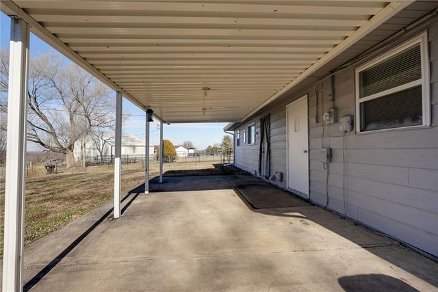 1824 N Vista Drive, Independence, MO 64058