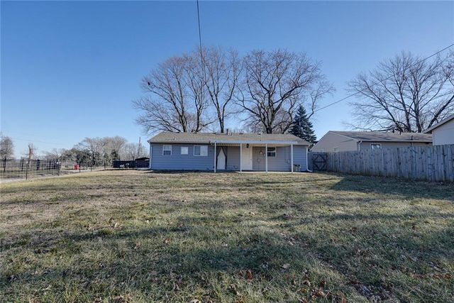 1824 N Vista Drive, Independence, MO 64058