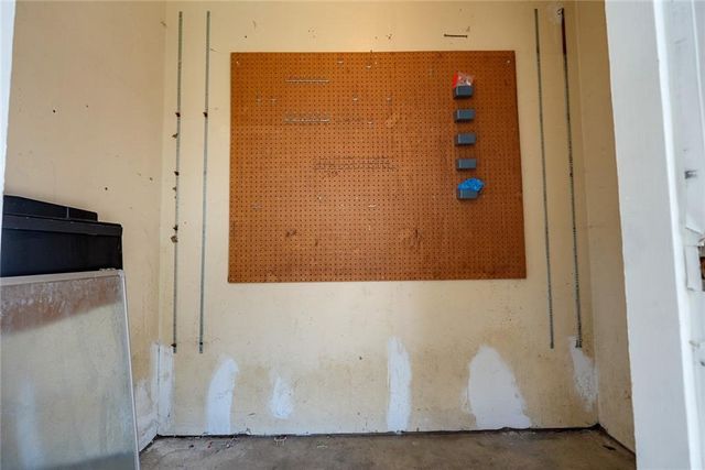 1824 N Vista Drive, Independence, MO 64058