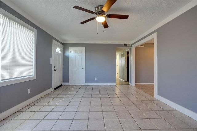 1824 N Vista Drive, Independence, MO 64058