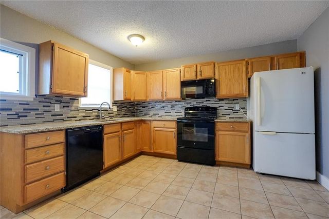 1824 N Vista Drive, Independence, MO 64058