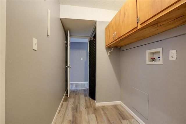 1824 N Vista Drive, Independence, MO 64058