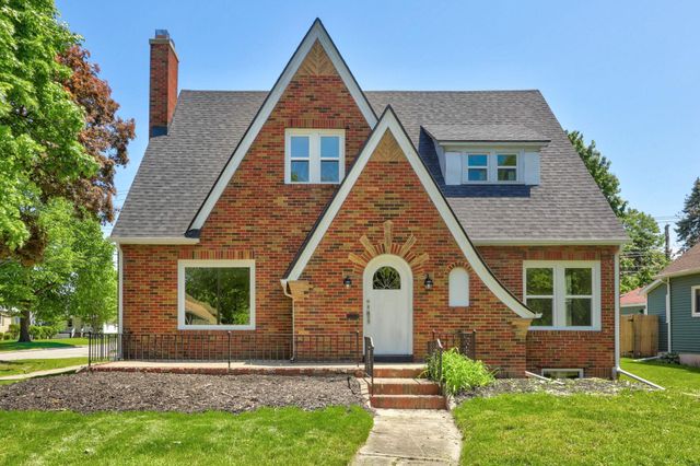 801 S Madison Avenue, Bay City, MI 48706