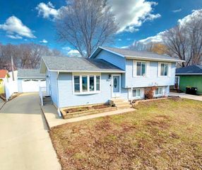 1927 42nd Street NW, Rochester, MN 55901