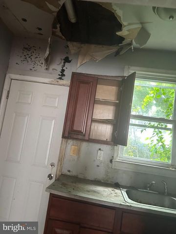 2518 W DAKOTA ST, Philadelphia, PA 19132