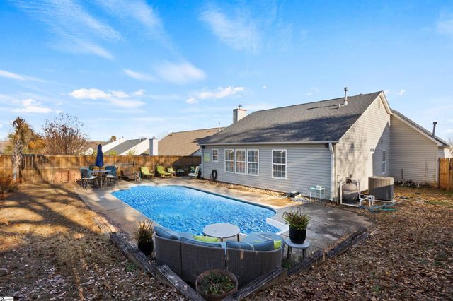 25 Woolridge Way, Greer, SC 29650