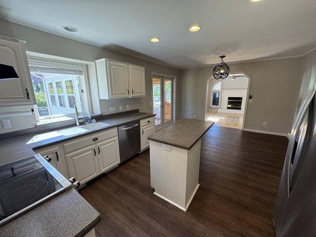 829 Foxfield ROAD, Oregon, WI 53575