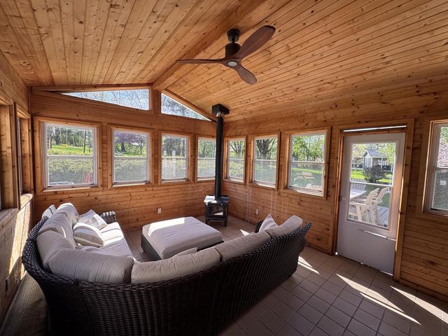 829 Foxfield ROAD, Oregon, WI 53575