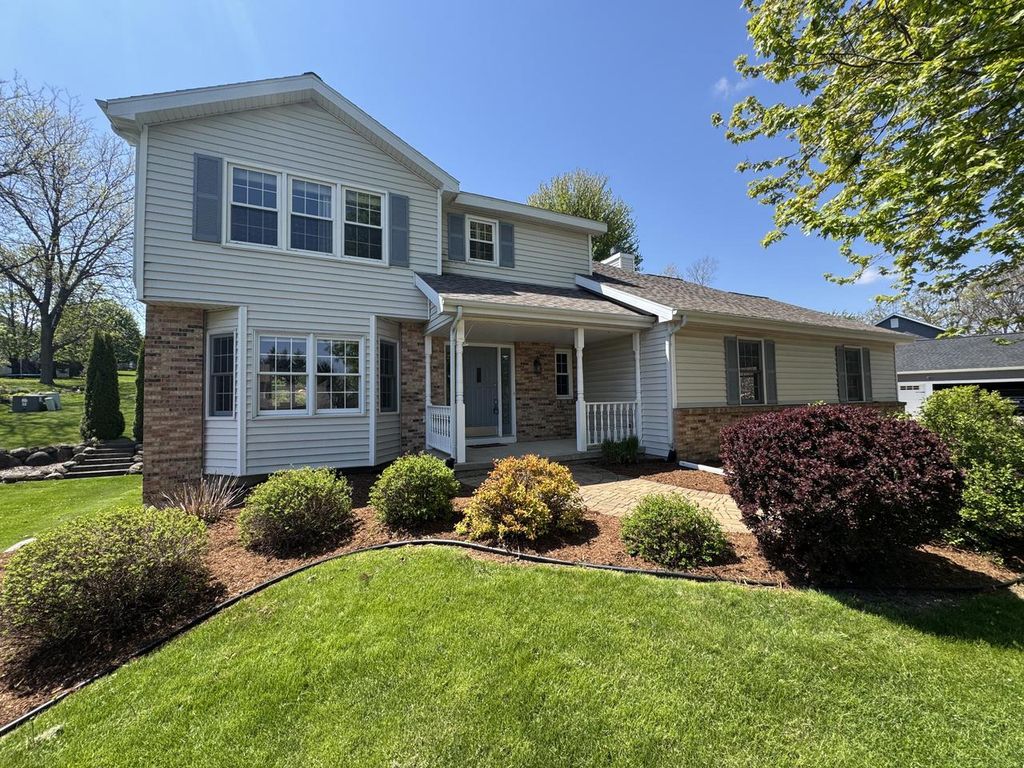 829 Foxfield ROAD, Oregon, WI 53575