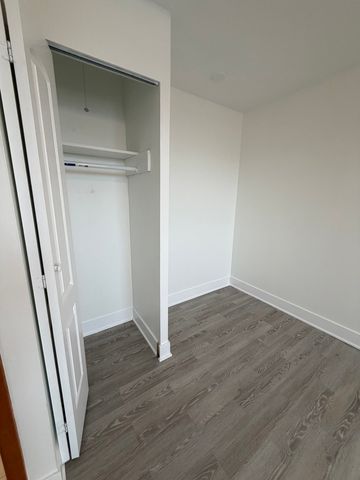 7200 N Claremont Avenue 401, Chicago, IL 60645