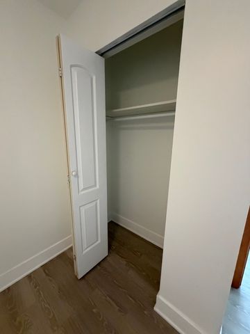 7200 N Claremont Avenue 401, Chicago, IL 60645