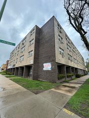 7200 N Claremont Avenue 401, Chicago, IL 60645