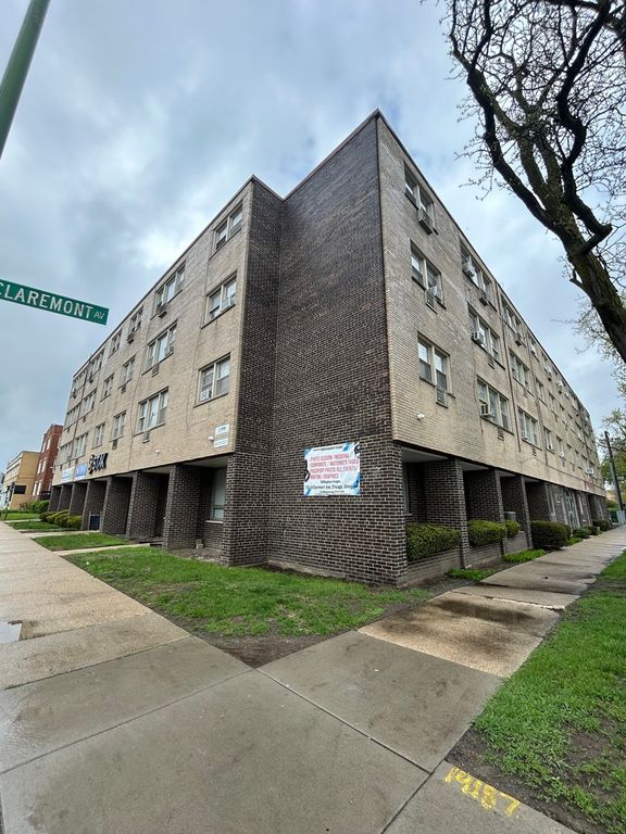 7200 N Claremont Avenue 401, Chicago, IL 60645