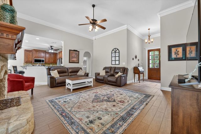 141 N Natural Spring Lane, Azle, TX 76020