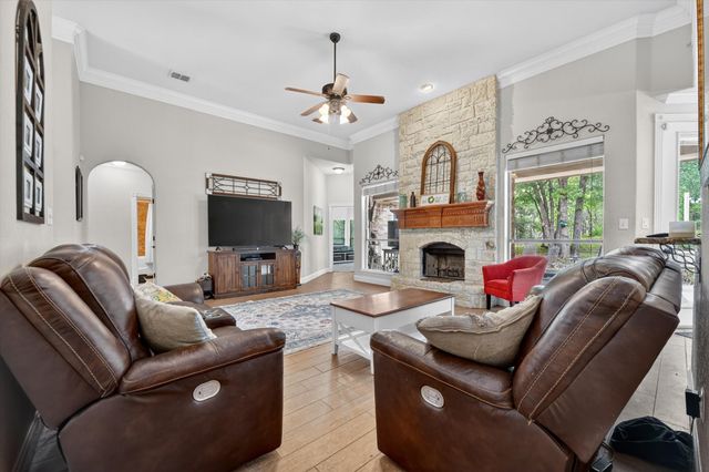 141 N Natural Spring Lane, Azle, TX 76020