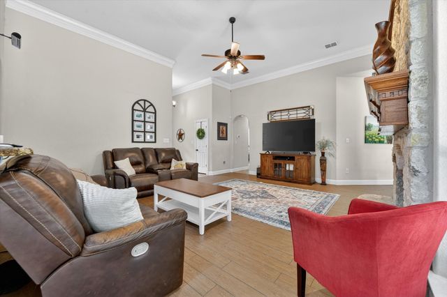 141 N Natural Spring Lane, Azle, TX 76020