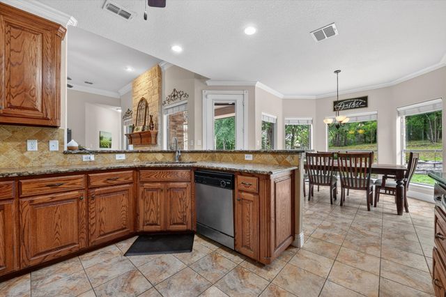 141 N Natural Spring Lane, Azle, TX 76020