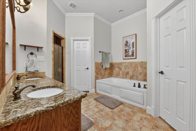 141 N Natural Spring Lane, Azle, TX 76020