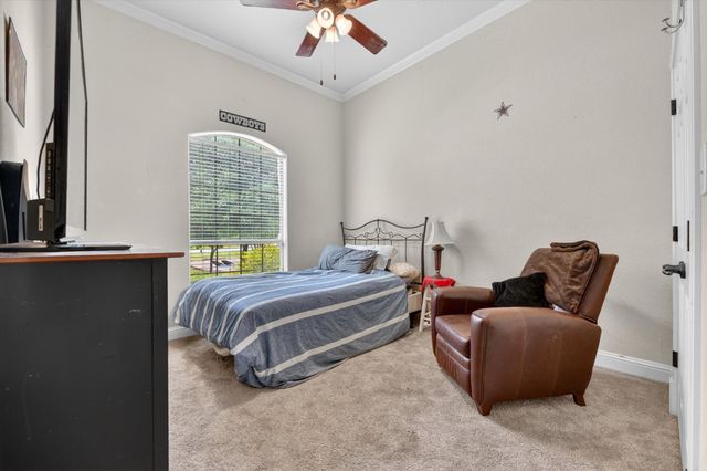 141 N Natural Spring Lane, Azle, TX 76020