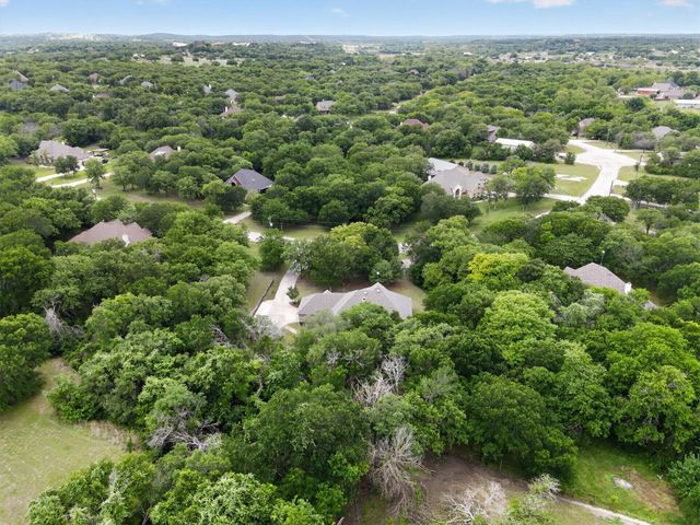 141 N Natural Spring Lane, Azle, TX 76020