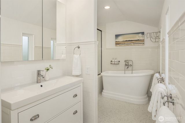 12453 NE 104th Street, Kirkland, WA 98033