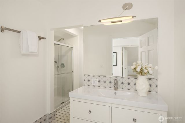 12453 NE 104th Street, Kirkland, WA 98033