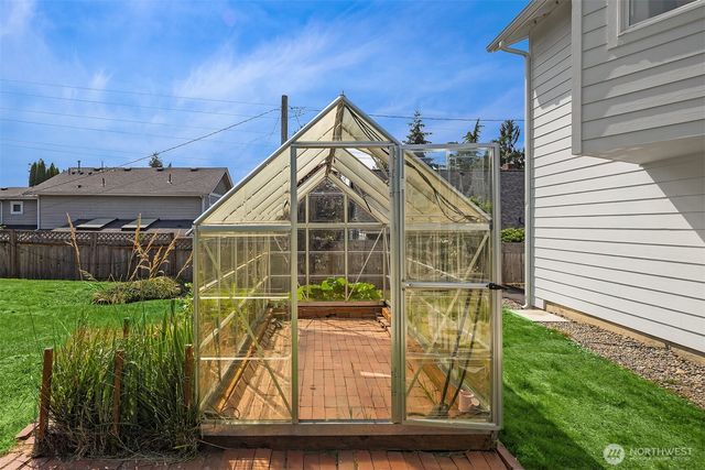 12453 NE 104th Street, Kirkland, WA 98033