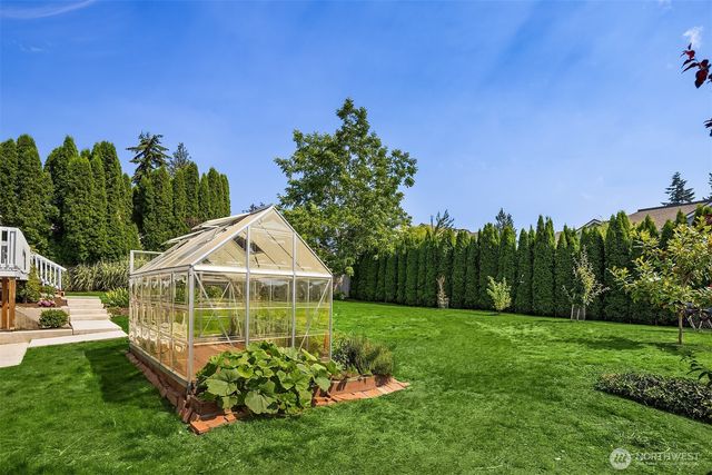 12453 NE 104th Street, Kirkland, WA 98033