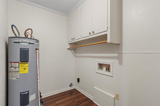 300 Ivy Lane, Hewitt, TX 76643