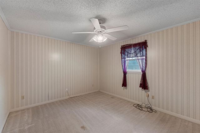 300 Ivy Lane, Hewitt, TX 76643