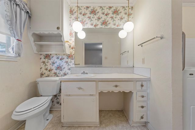 300 Ivy Lane, Hewitt, TX 76643