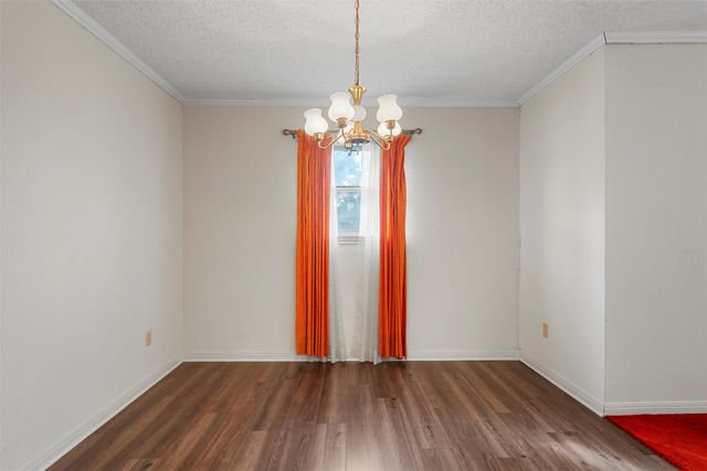 300 Ivy Lane, Hewitt, TX 76643