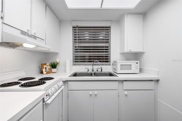 3700 S OSPREY AVENUE 112, Sarasota, FL 34239