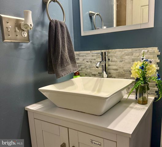 1288 HOLMESPUN DR, Pasadena, MD 21122