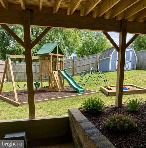 1288 HOLMESPUN DR, Pasadena, MD 21122